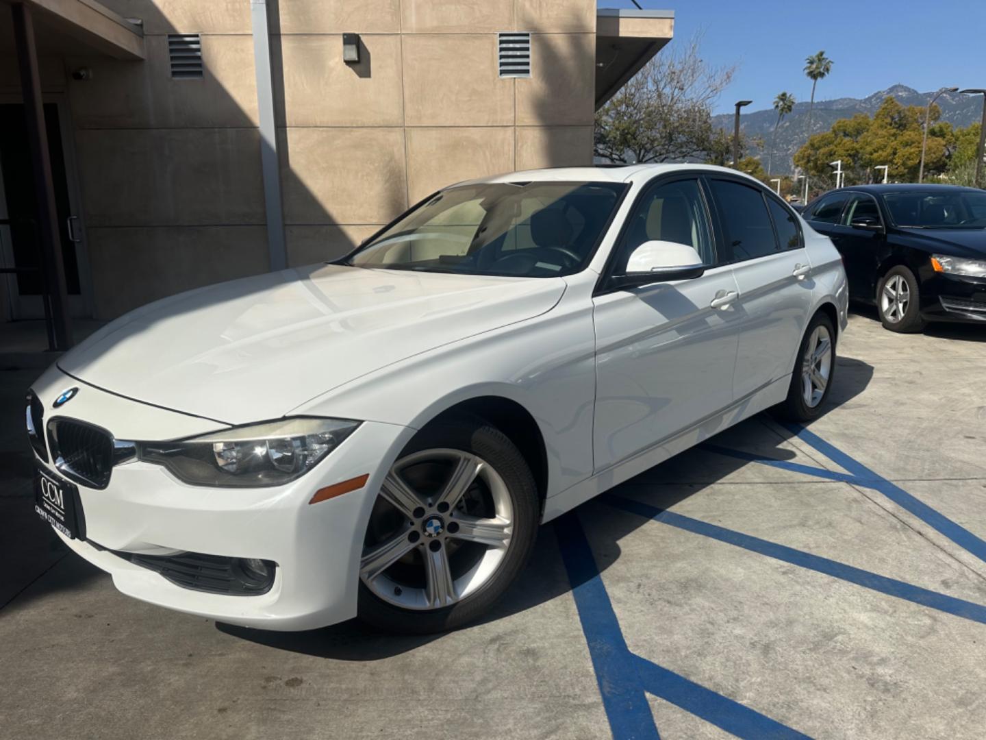 2012 WHITE /Tan BMW 3-Series Leather (WBA3C1C59CF) with an 4 Cylinder engine, Automatic transmission, located at 30 S. Berkeley Avenue, Pasadena, CA, 91107, (626) 248-7567, 34.145447, -118.109398 - Low Miles!! this 2012 BMW 3-Series 328i Sedan looks and drives well. Are you in search of a reliable and stylish vehicle in Pasadena, CA, but concerned about your credit history? Look no further! We have this impressive 2012 BMW 3-Series 328i Sedan with low miles available at our dealership. We unde - Photo#1